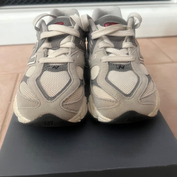 New Balance Kids 9060 Grey/Grey Size 13C - Picture 3 of 16